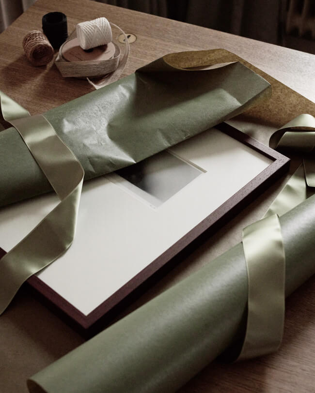 Christmas gift wrapping picture frame
